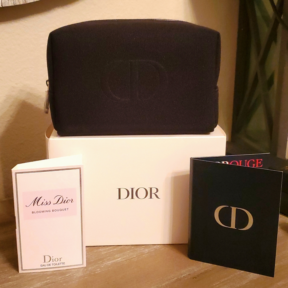 New in box never used DIOR bag black zipper pouch CD 5 1/2 × 3 1/2  & Miss Dior